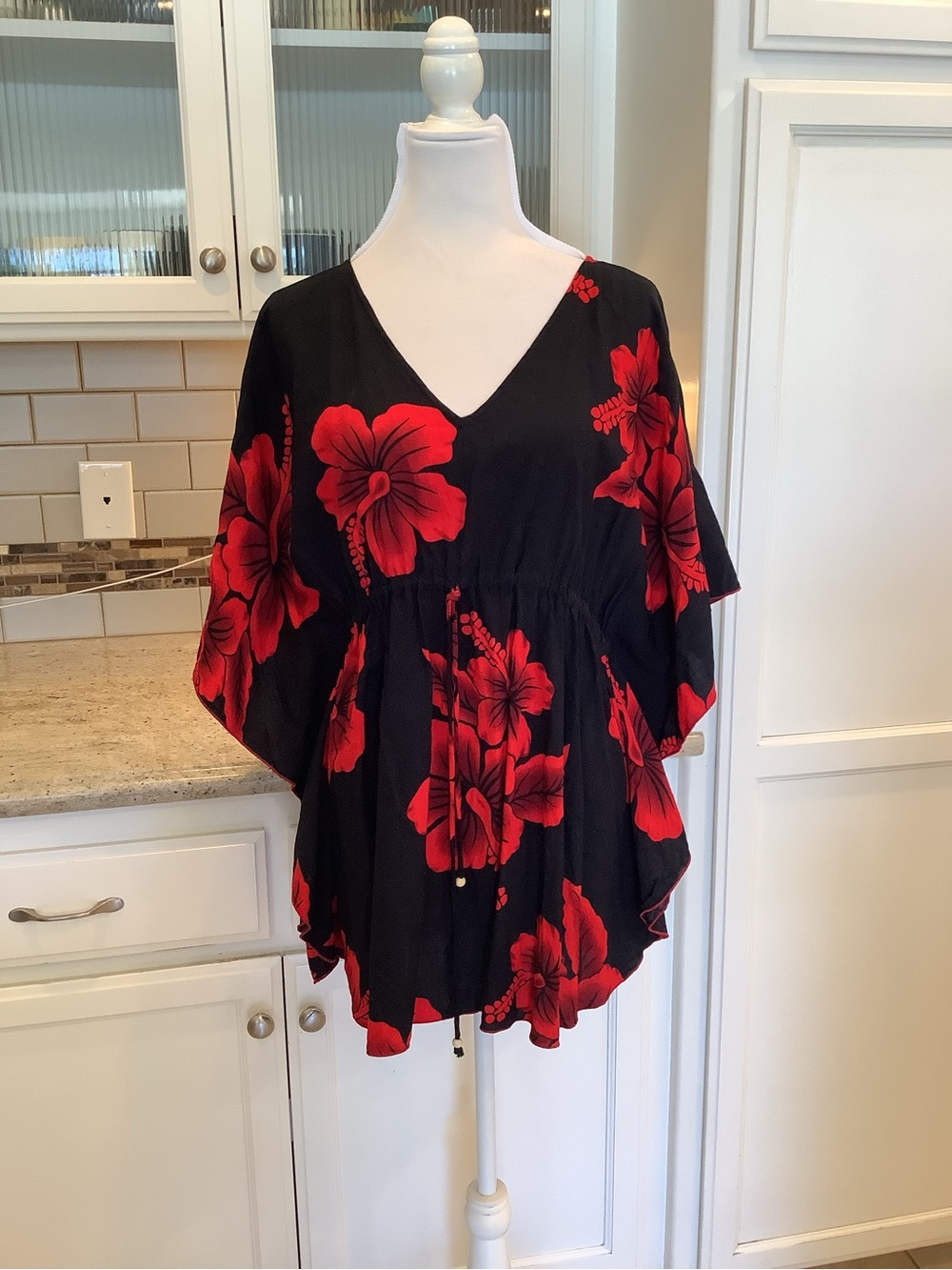 Women’s Hawaiian Black V-Neck Top with Red Floral Print Swim Coverup OS